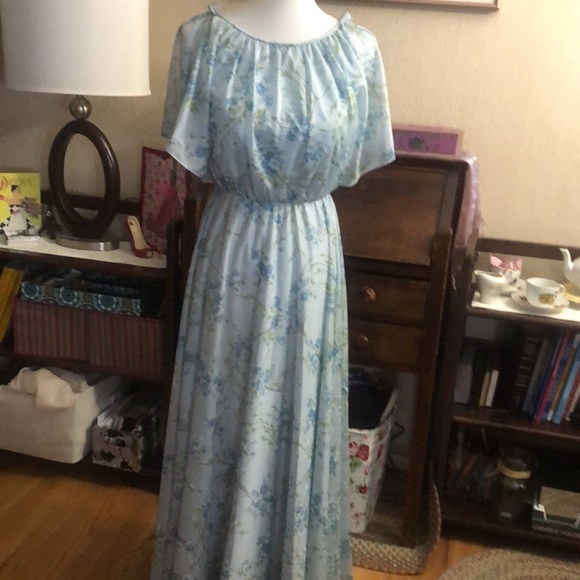 Beautiful vintage 70’s, blue floral, maxi dress - Picture 3 of 9